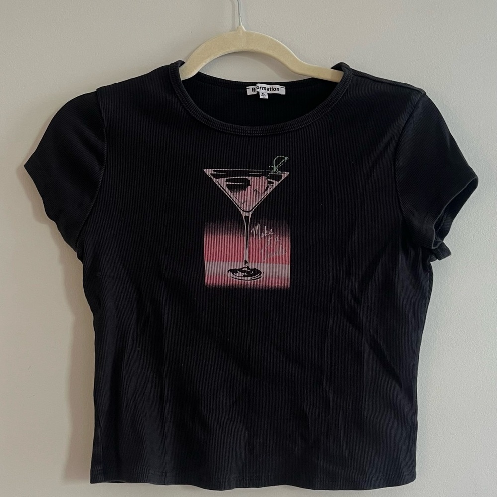 Trendy Black Graphic Tee